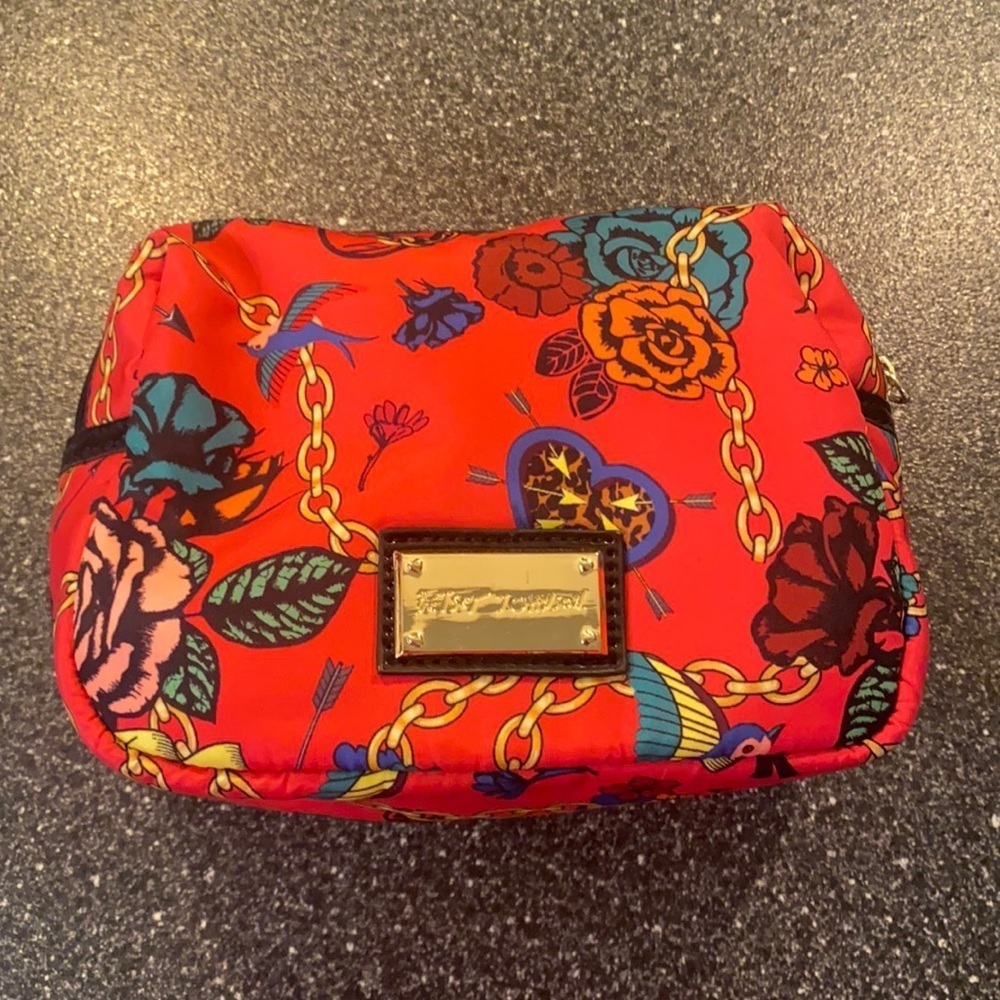 BETSY JOHNSON | make up case